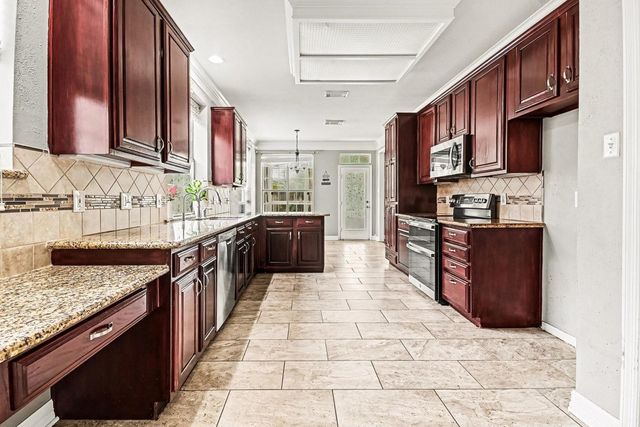 54 Parsley Court, Lake Jackson, TX 77566