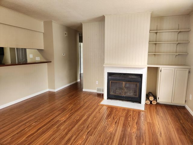 4864 Harmony Place, Waterloo, IA 50701