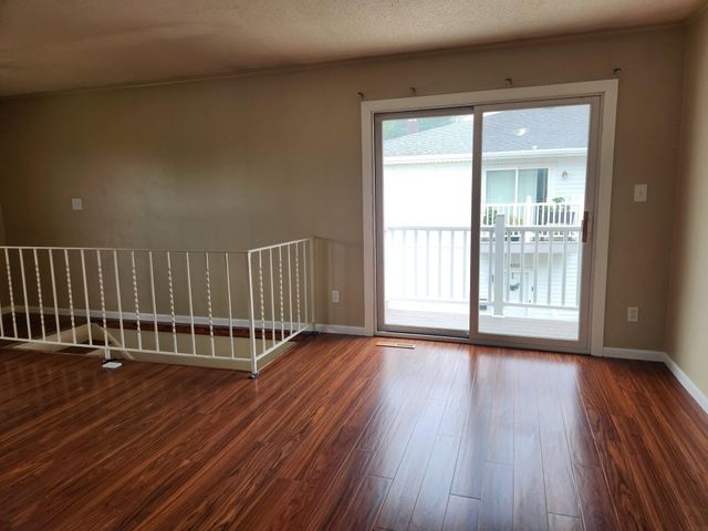 4864 Harmony Place, Waterloo, IA 50701
