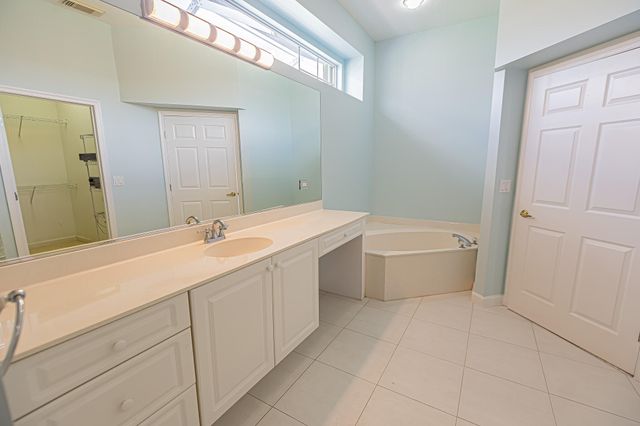 668 SW Lake Charles Circle, Port St. Lucie, Port St Lucie, FL 34986