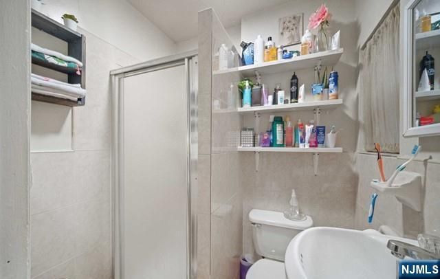 6208 Durham Avenue, North Bergen, NJ 07047