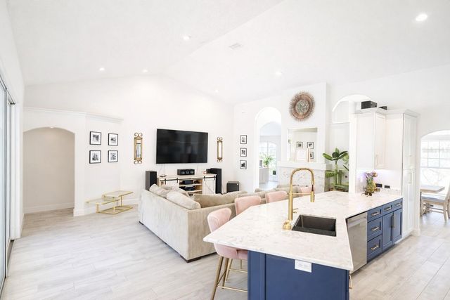 731 BREEZY OAK COURT, Deland, FL 32724