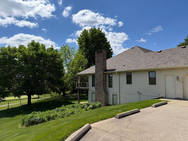 2357 Palmera Court, Bettendorf, IA 52722