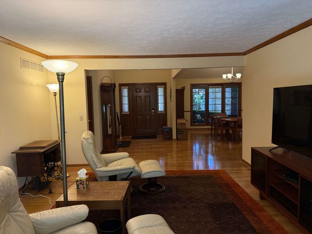 2357 Palmera Court, Bettendorf, IA 52722
