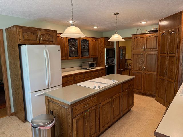 2357 Palmera Court, Bettendorf, IA 52722