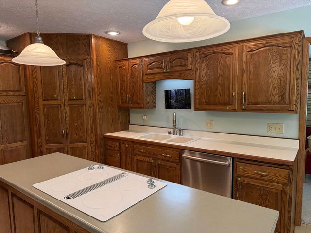 2357 Palmera Court, Bettendorf, IA 52722