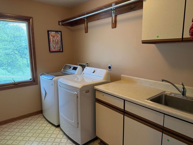 2357 Palmera Court, Bettendorf, IA 52722