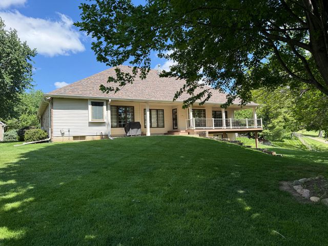 2357 Palmera Court, Bettendorf, IA 52722