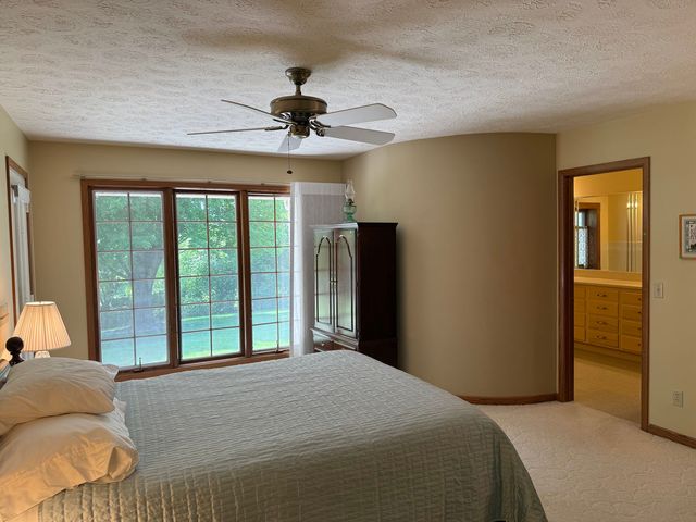 2357 Palmera Court, Bettendorf, IA 52722