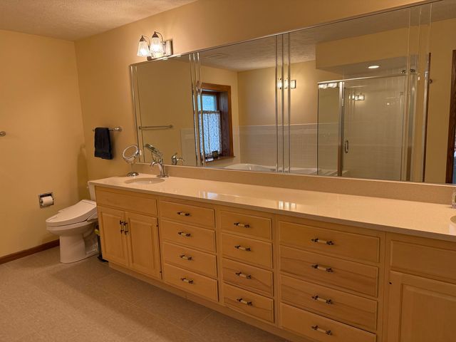 2357 Palmera Court, Bettendorf, IA 52722