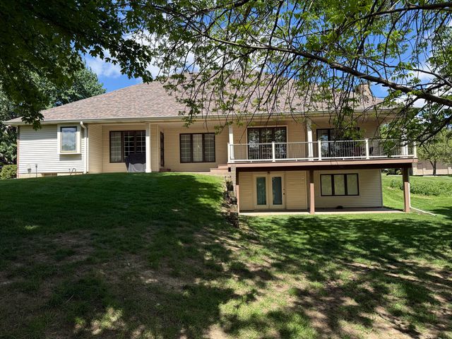 2357 Palmera Court, Bettendorf, IA 52722