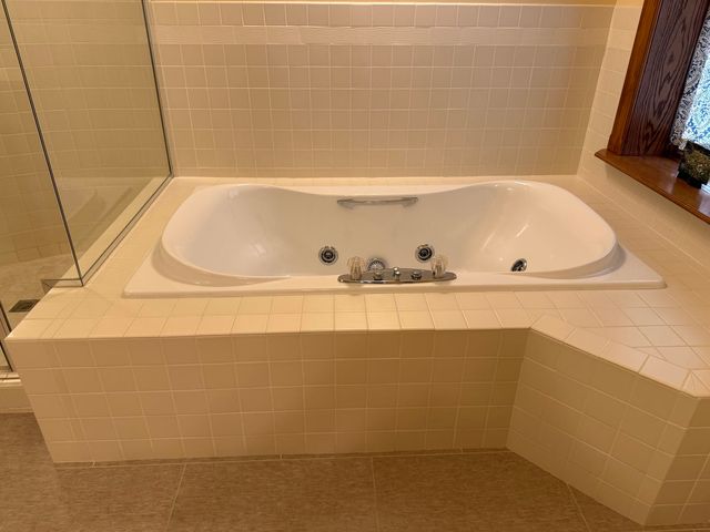 2357 Palmera Court, Bettendorf, IA 52722