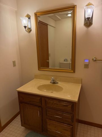 2357 Palmera Court, Bettendorf, IA 52722