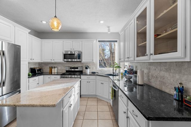 14115 Foxtail Lane, Apple Valley, MN 55124