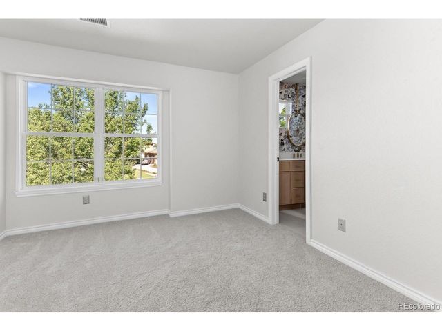 58 Blue Heron Dr, Thornton, CO 80241