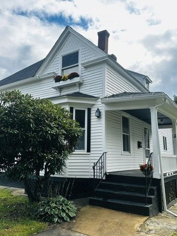 3 Franconia St, Worcester, MA 01602