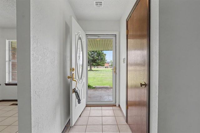 500 SW 164th Street, Oklahoma City, OK 73170