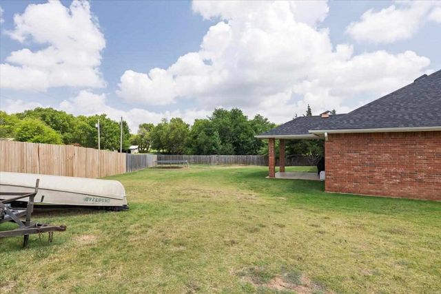 135 NE Deerfield, Elgin, OK 73538