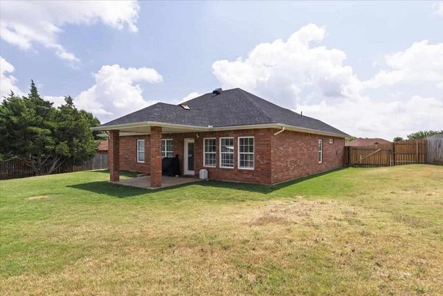 135 NE Deerfield, Elgin, OK 73538