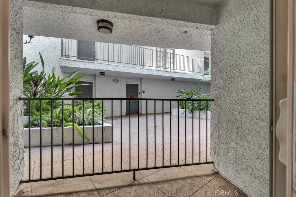 Image 25 of property listing at 4401 Sepulveda Boulevard 105, Sherman Oaks, CA 91403