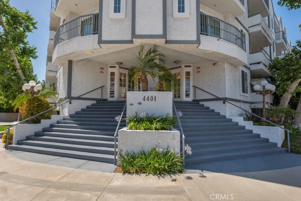 Image 3 of property listing at 4401 Sepulveda Boulevard 105, Sherman Oaks, CA 91403