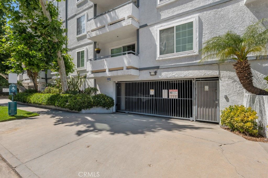 Image 39 of property listing at 4401 Sepulveda Boulevard 105, Sherman Oaks, CA 91403