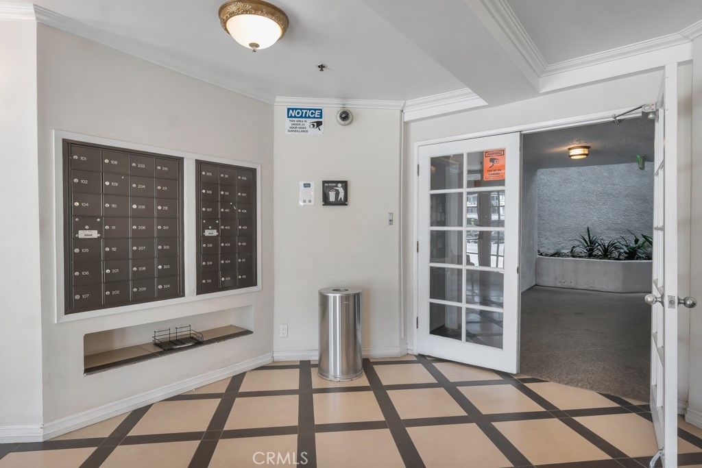 Image 41 of property listing at 4401 Sepulveda Boulevard 105, Sherman Oaks, CA 91403