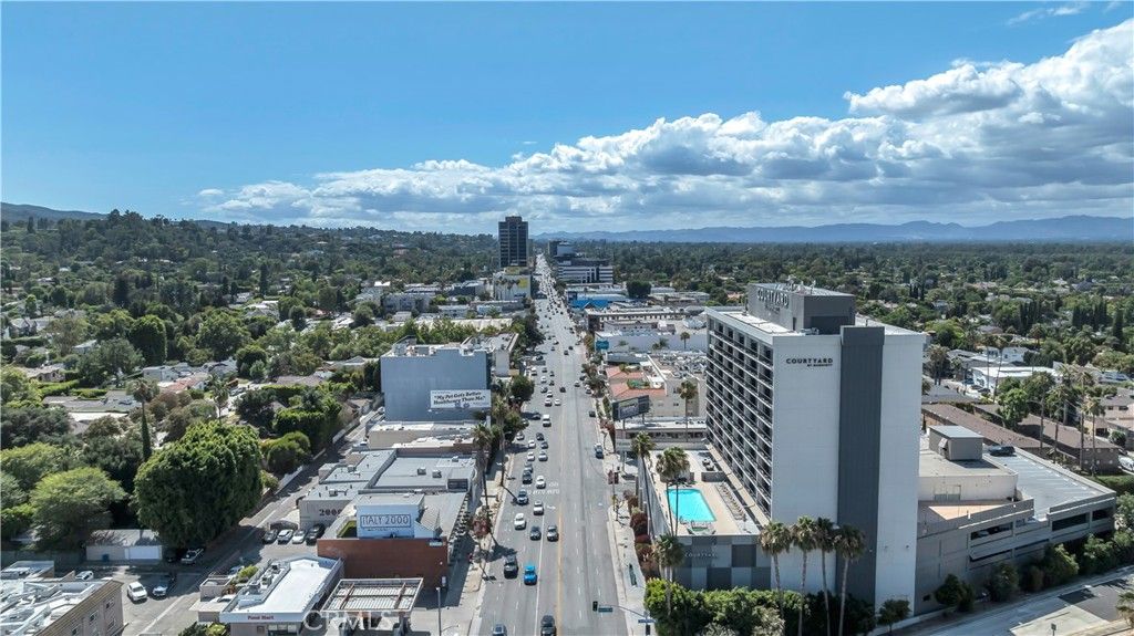 Image 54 of property listing at 4401 Sepulveda Boulevard 105, Sherman Oaks, CA 91403