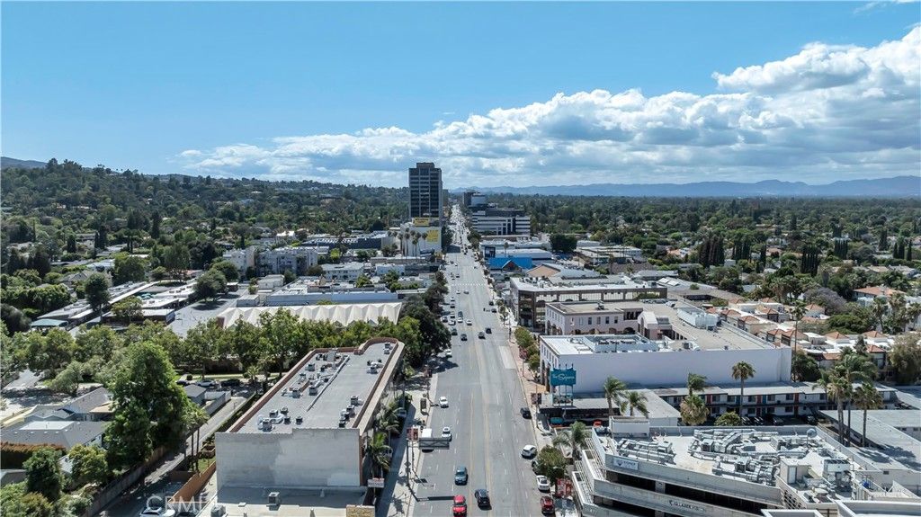 Image 55 of property listing at 4401 Sepulveda Boulevard 105, Sherman Oaks, CA 91403