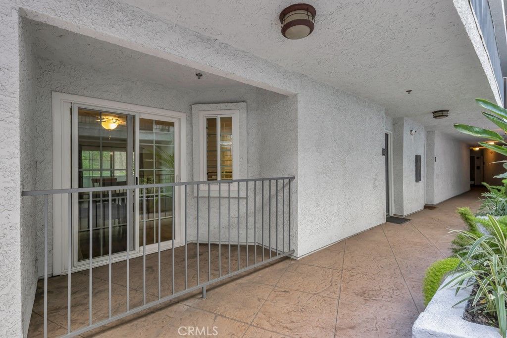 Image 6 of property listing at 4401 Sepulveda Boulevard 105, Sherman Oaks, CA 91403