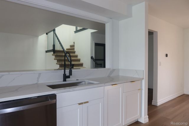 49234 ALMA Court, Shelby Charter Township, MI 48315