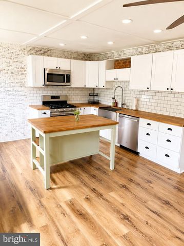 3621 NEWBERRY RD, Philadelphia, PA 19154