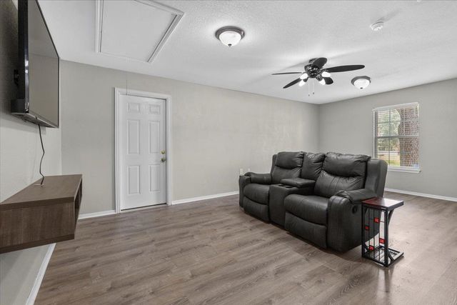 104 Spring Branch BR, Bastrop, TX 78602