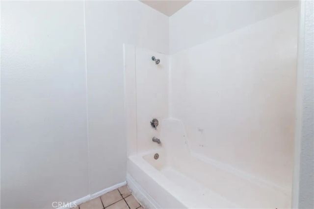 1001 W Macarthur 110, Santa Ana, CA 92707