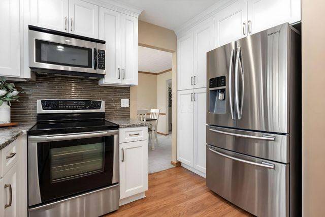 2070 Shirlene Drive, Grove City, OH 43123