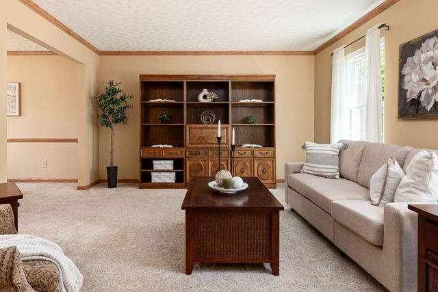 2070 Shirlene Drive, Grove City, OH 43123