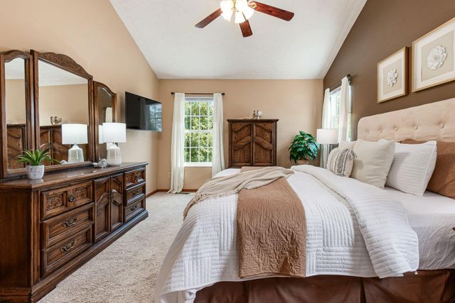 2070 Shirlene Drive, Grove City, OH 43123