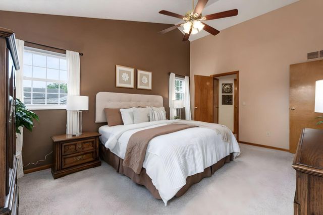 2070 Shirlene Drive, Grove City, OH 43123