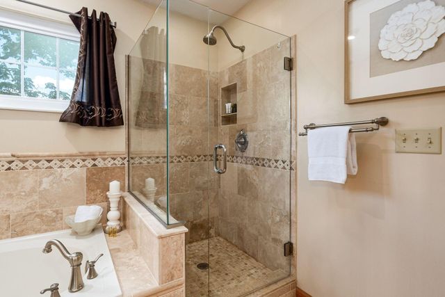 2070 Shirlene Drive, Grove City, OH 43123