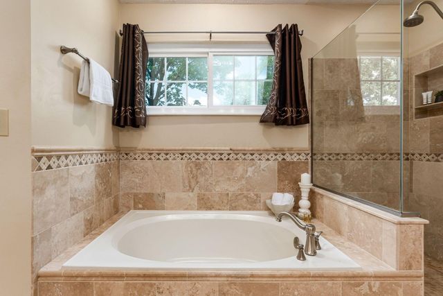 2070 Shirlene Drive, Grove City, OH 43123