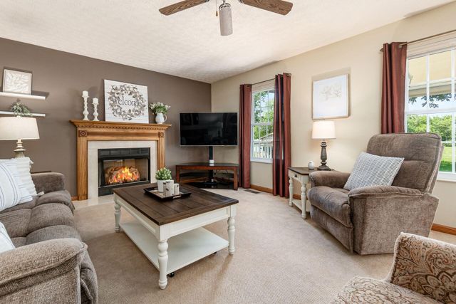 2070 Shirlene Drive, Grove City, OH 43123