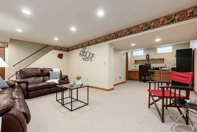 2070 Shirlene Drive, Grove City, OH 43123
