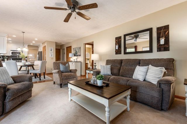 2070 Shirlene Drive, Grove City, OH 43123