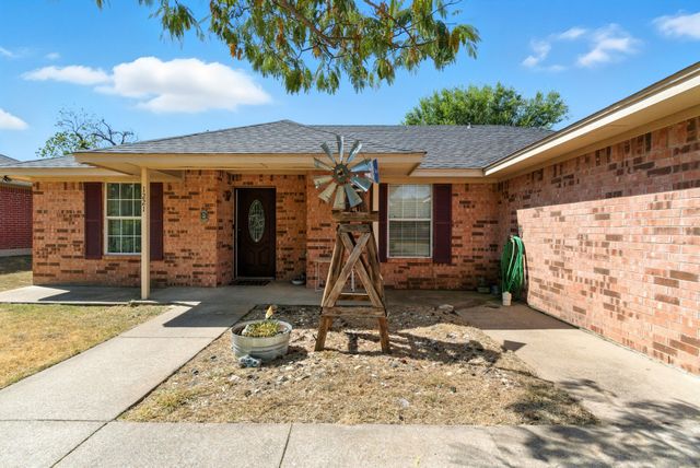1221 Elmira Street, Weatherford, TX 76086