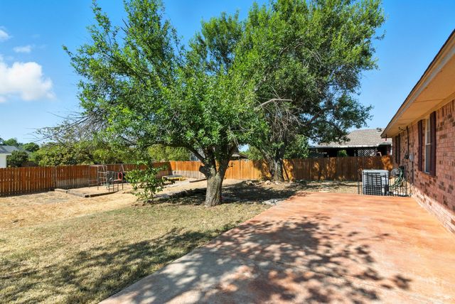 1221 Elmira Street, Weatherford, TX 76086