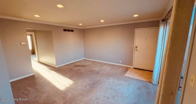 188 Saint Matthews Ave 3, Louisville, KY 40207