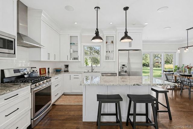 134A Montauk Highway, Westhampton, NY 11977