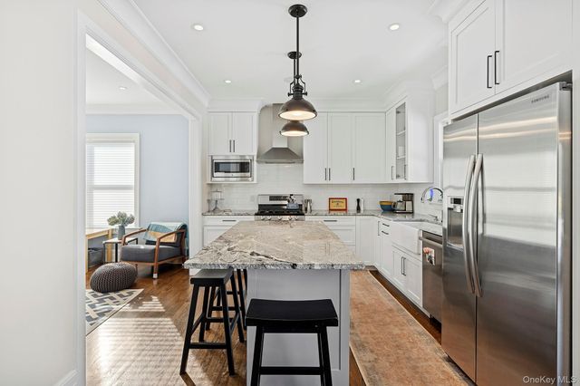 134A Montauk Highway, Westhampton, NY 11977