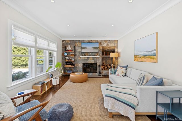 134A Montauk Highway, Westhampton, NY 11977