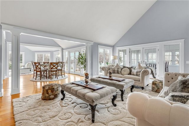 29 Foxboro Lane, Perinton, NY 14450